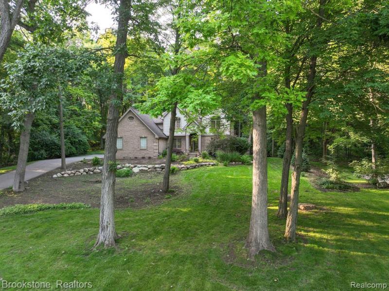 Listing Photo for 8988 Stonegate Drive
