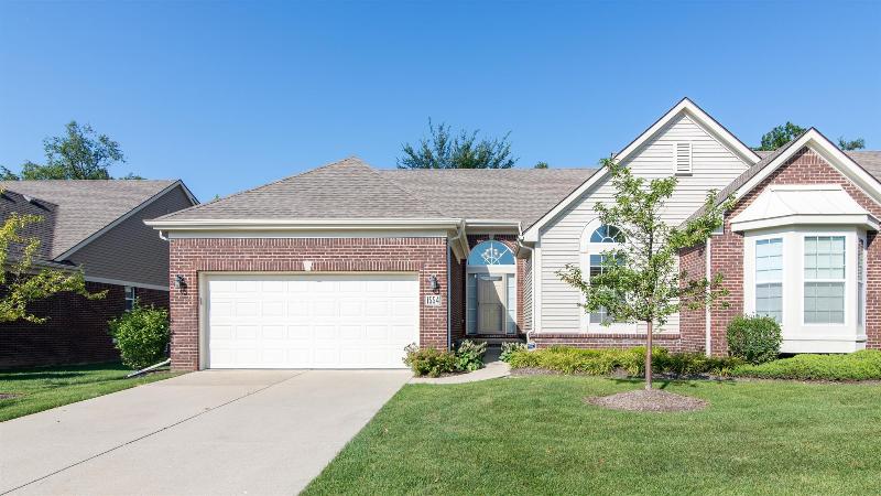 1554 Andover Circle, Commerce Township