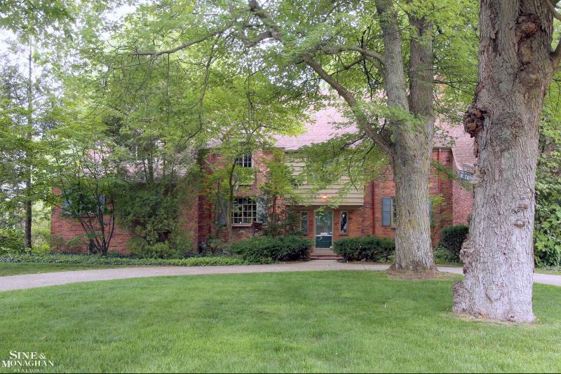 Listing Photo for 285 Grosse Pointe