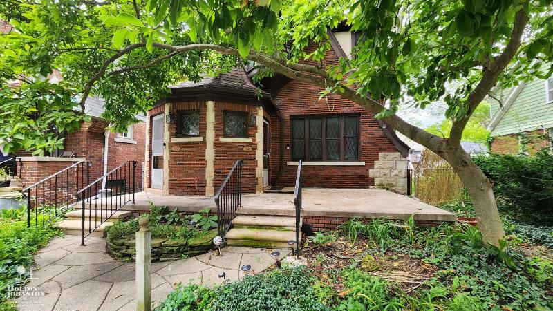 Listing Photo for 861 Beaconsfield Ave