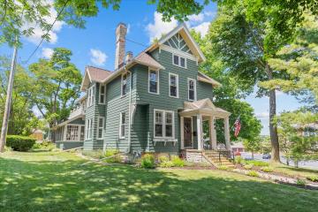104 S 8TH AVE, WEST BEND, WI