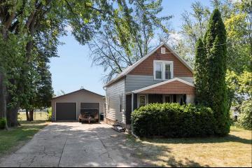 215 DARBOY ROAD, COMBINED LOCKS, WI
