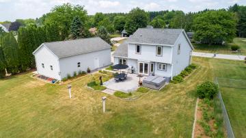 5609 STONEFIELD RD, HARTFORD, WI