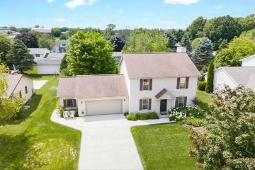 2327 SONGBIRD CT, PLYMOUTH, WI