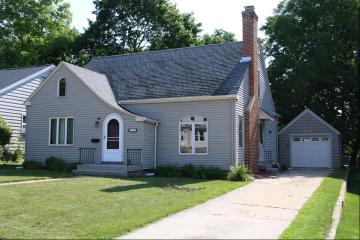 227 MEAD AVE, PLYMOUTH, WI