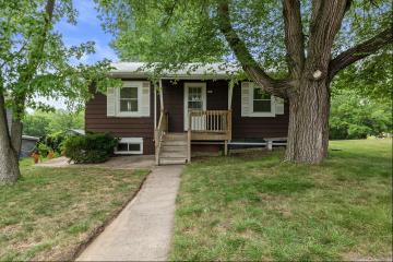 346 N CHERRY ST, WHITEWATER, WI