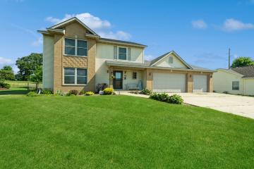 346 STOHR AVE, TWIN LAKES, WI