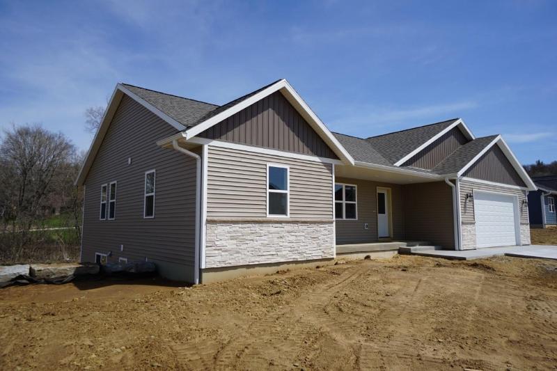 Photo -27 - 2098 Fawn Valley Ct Reedsburg, WI 53959