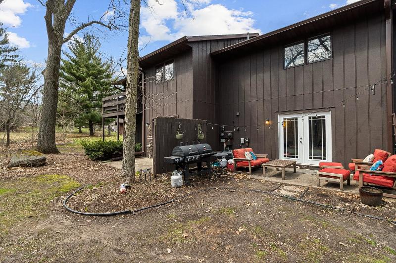 35 Hickory Hollow Dr Madison, WI 53705