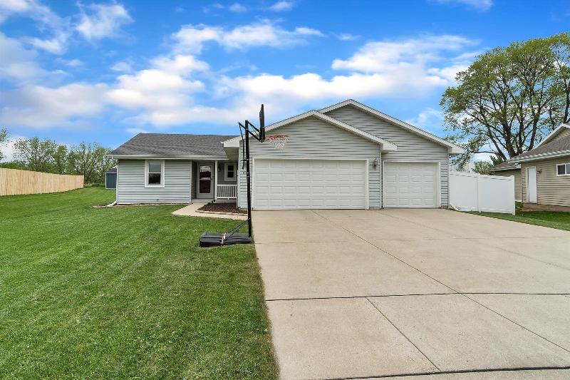 451 S Orchard St Janesville, WI 53548