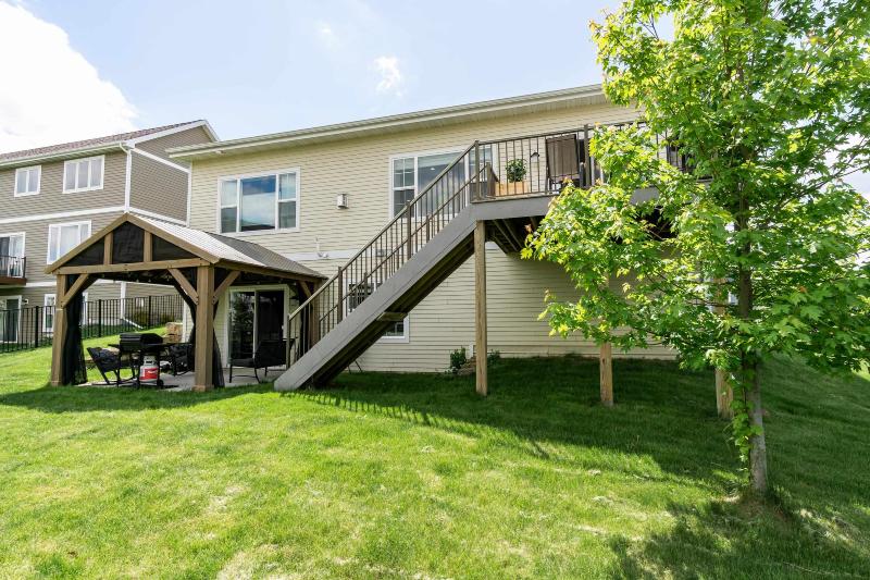 5040 St Annes Dr Waunakee, WI 53597-9999