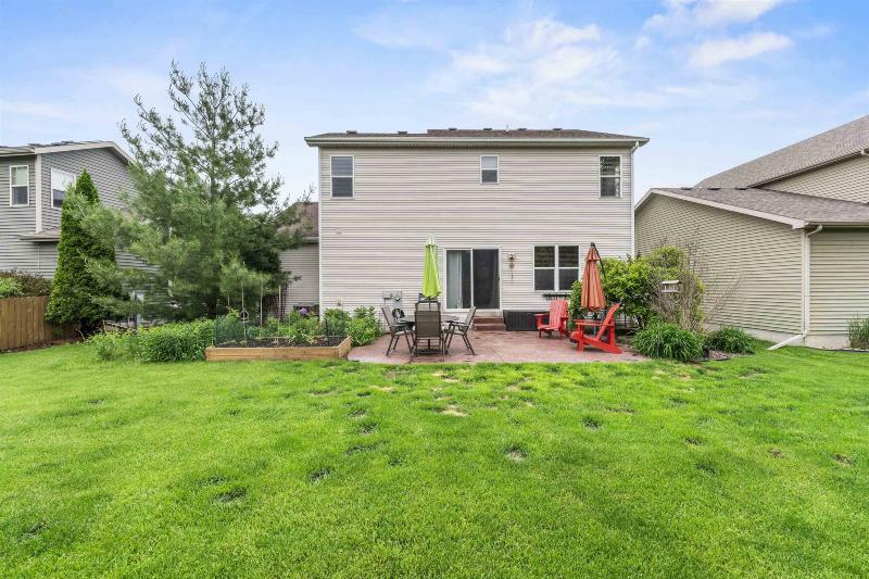 6915 Country Ln Madison, WI 53719