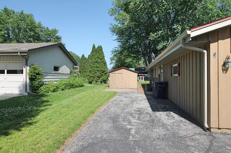 332 Rosewood Dr Janesville, WI 53548