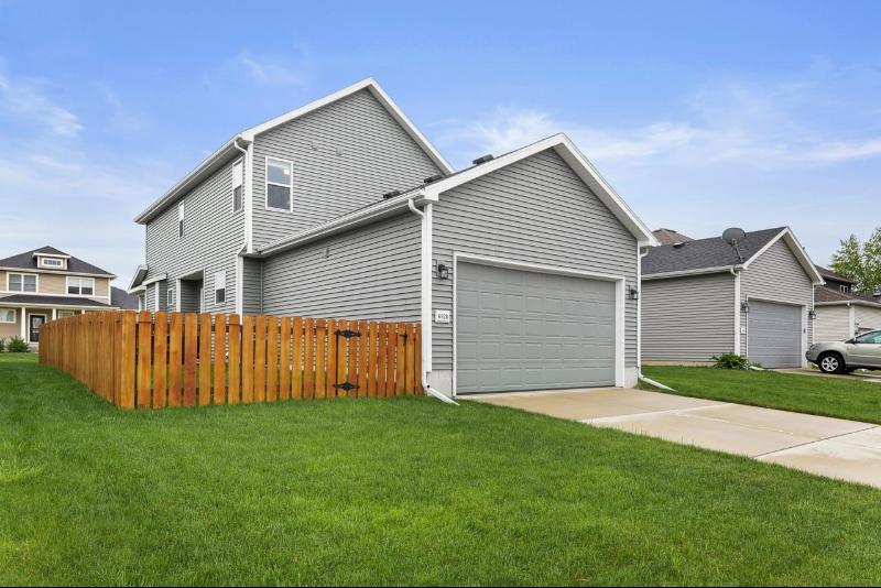 6928 Reston Heights Dr Madison, WI 53718