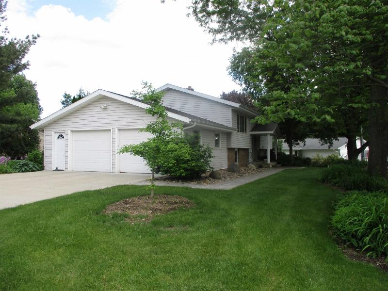 6762 Sunset Meadow Dr Windsor, WI 53598