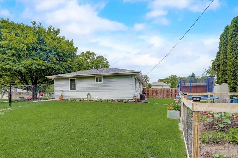 424 Roby Rd Stoughton, WI 53589