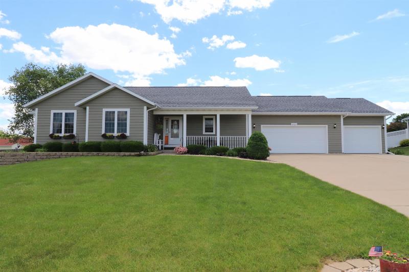 3727 Red Stone Dr Janesville, WI 53548
