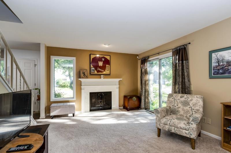 31 Red Maple Tr Madison, WI 53717