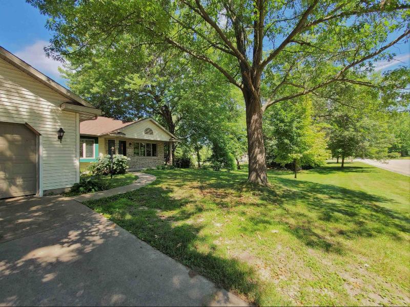 Photo -32 - 319 Green St Pardeeville, WI 53954
