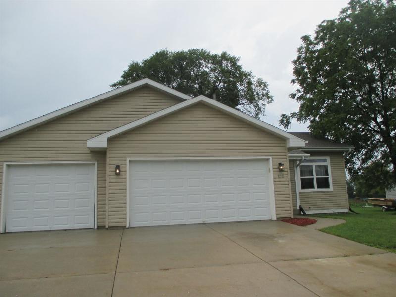 459 S Orchard St Janesville, WI 53548-4478