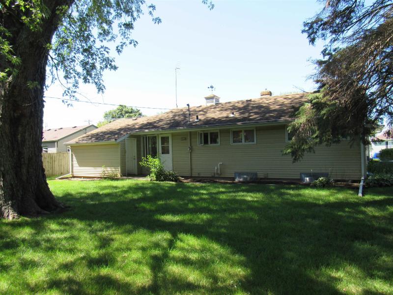 816 N Randall Ave Janesville, WI 53545