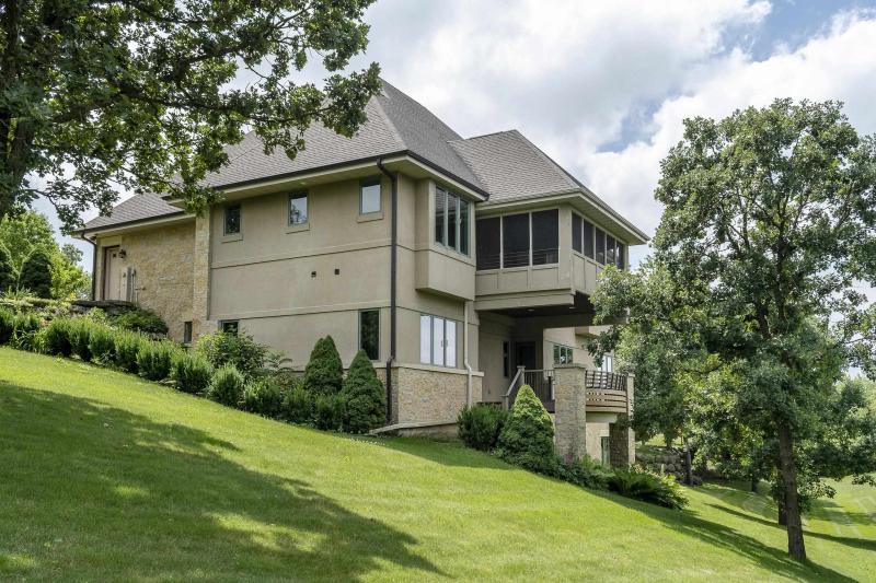 370 Campbell Hill Ct DeForest, WI 53532