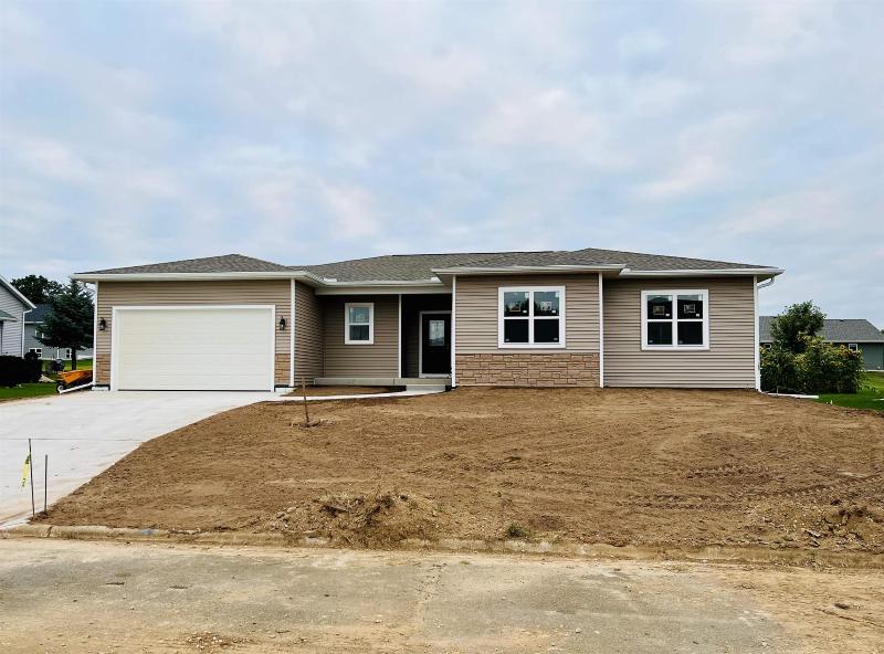 316 Valley View Dr Rio, WI 53960