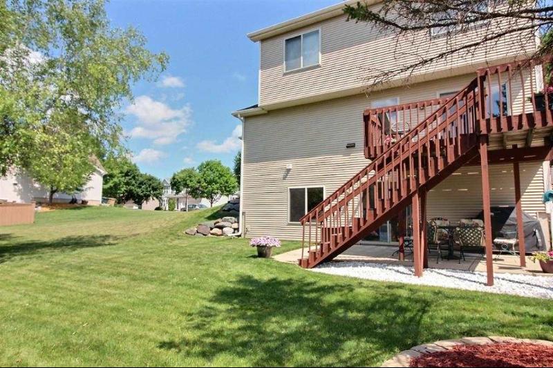 6921 Mill Bluff Dr Madison, WI 53718