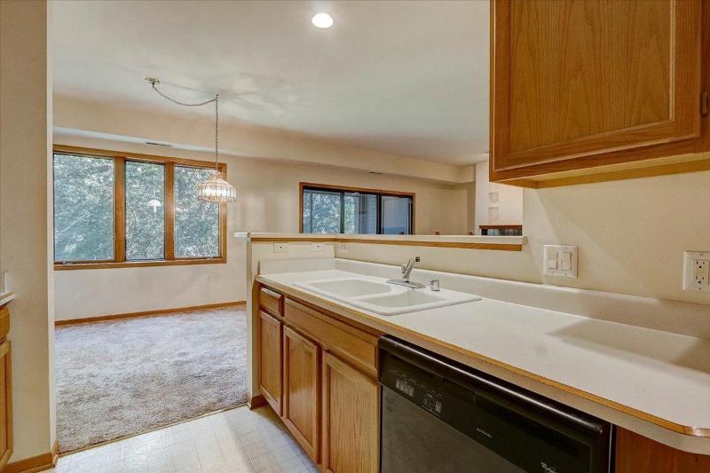 3018 Yarmouth Greenway Dr 107 Fitchburg, WI 53711