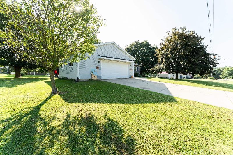Photo -38 - 220 Bruce Ave Kendall, WI 54638