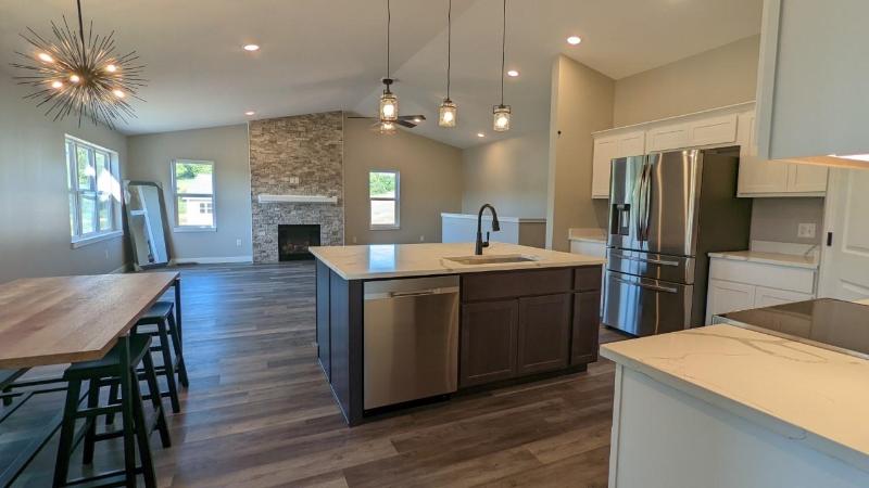 2075 Fawn Valley Ct Reedsburg, WI 53959