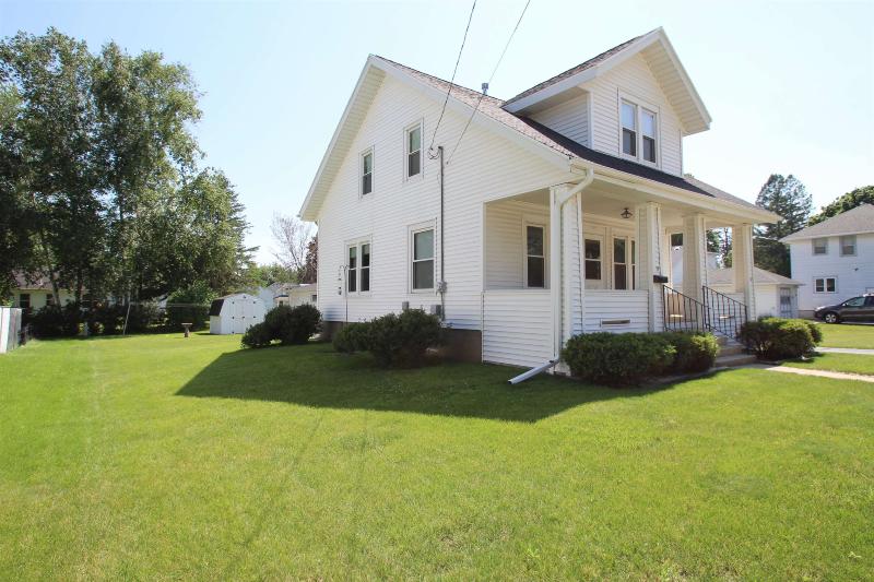 717 Charles St Fort Atkinson, WI 53538