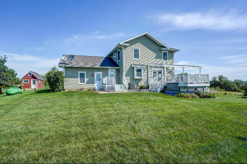 N7964 Gould Hill Rd Blanchardville, WI 53516