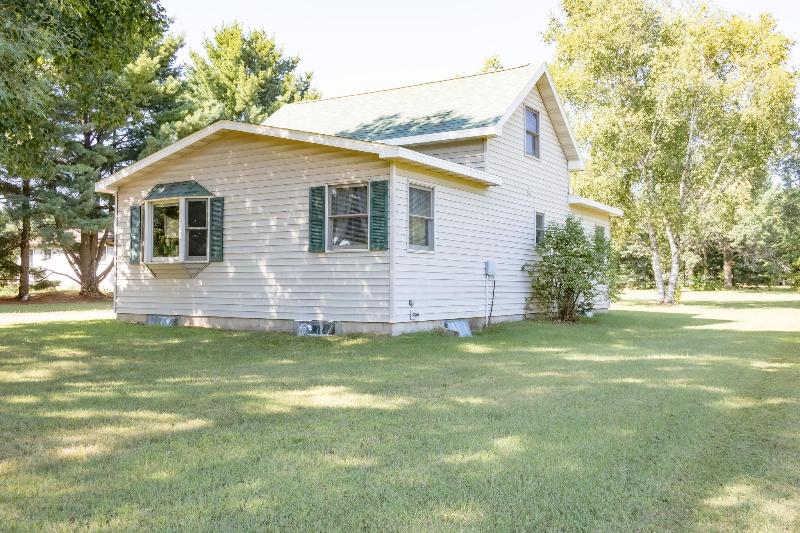 129 S 3rd St Coloma, WI 54930