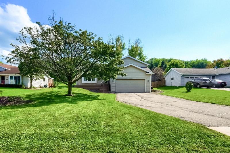 5315 Siggelkow Rd McFarland, WI 53558