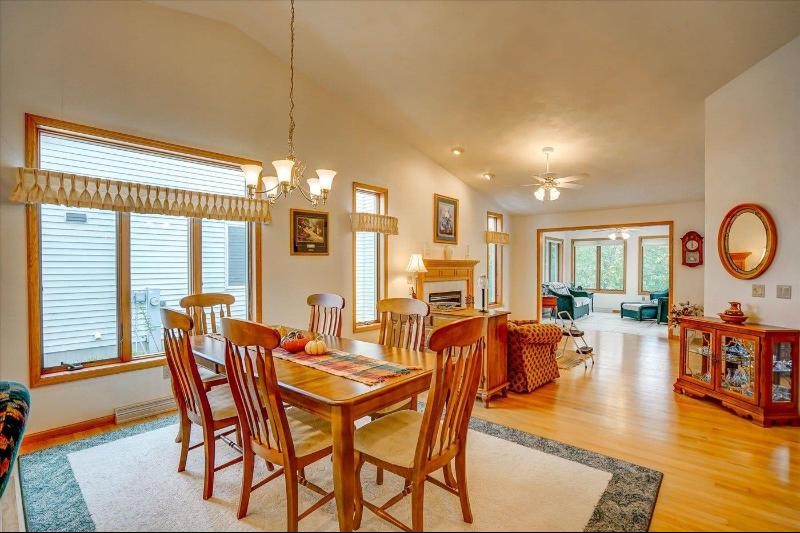 7 Fairview Tr Waunakee, WI 53597
