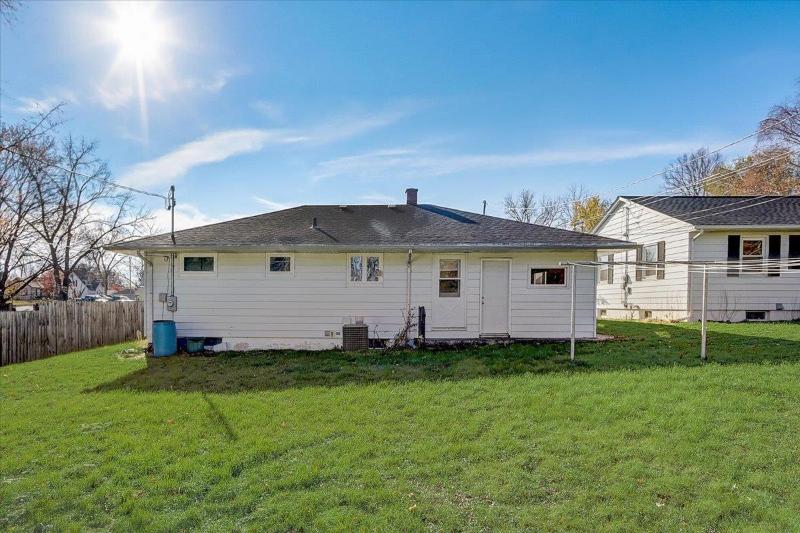 417 N 3rd St Fort Atkinson, WI 53538