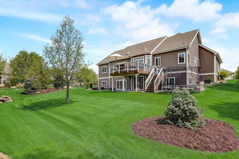 1701 Daily Dr Waunakee, WI 53597