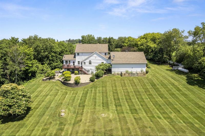 Photo -44 - S8016 Highland Rd Loganville, WI 53943