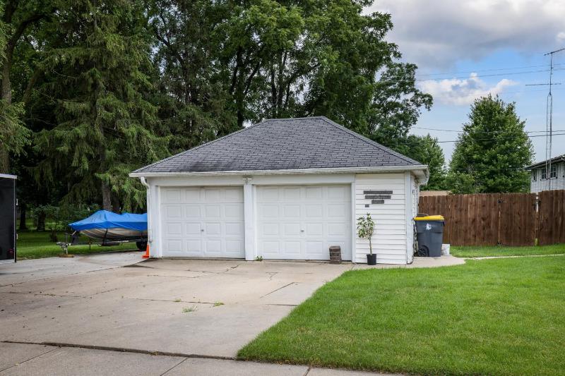 2503 17th Ave Monroe, WI 53566