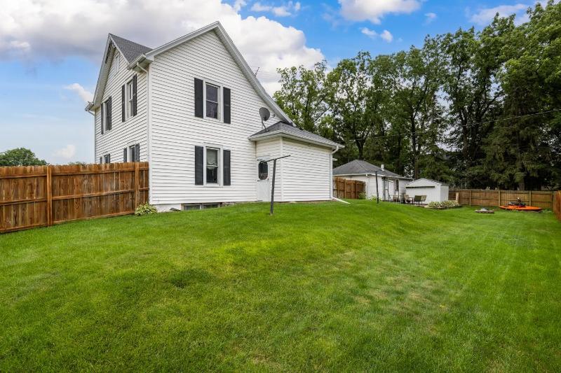2503 17th Ave Monroe, WI 53566