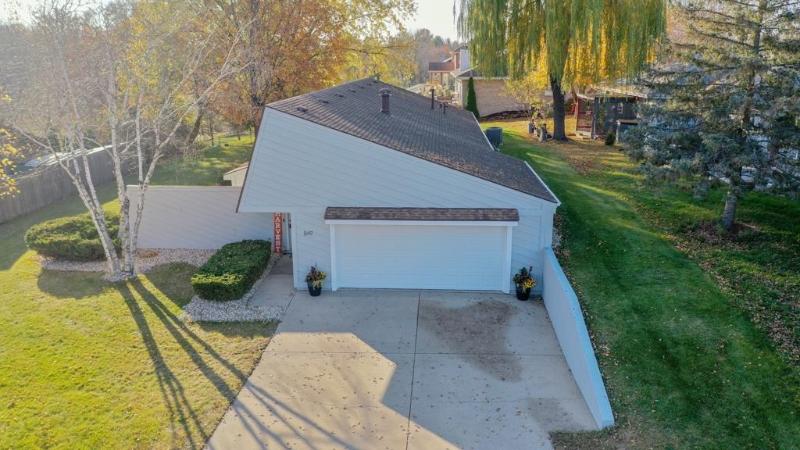 849 N Wuthering Hills Dr Janesville, WI 53546