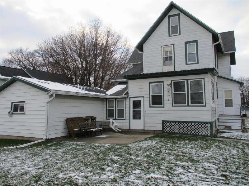 215 N Main St Reeseville, WI 53579