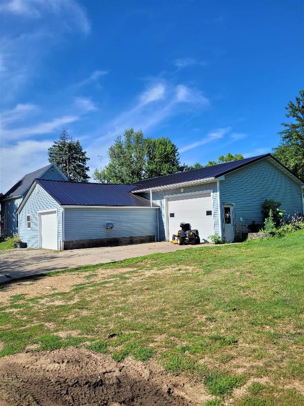 403 7th St Mineral Point, WI 53565