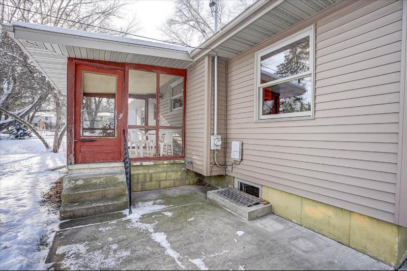 Photo -43 - 417 Anderson St DeForest, WI 53532
