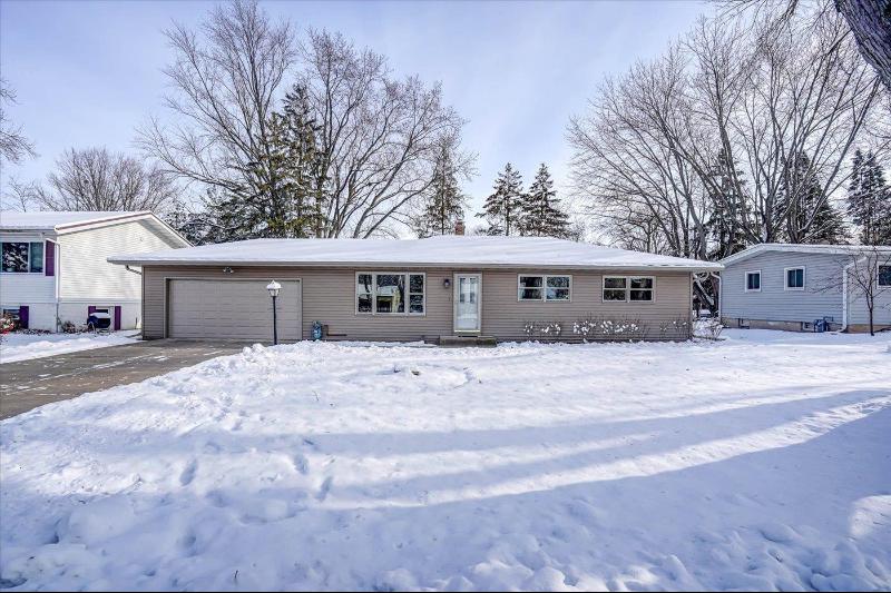 417 Anderson St DeForest, WI 53532