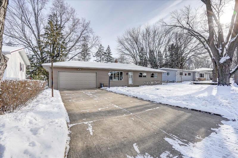 417 Anderson St DeForest, WI 53532