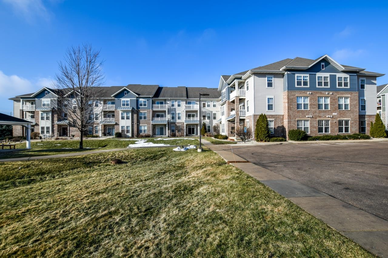 3848 Maple Grove Dr 211 Madison, WI 53719