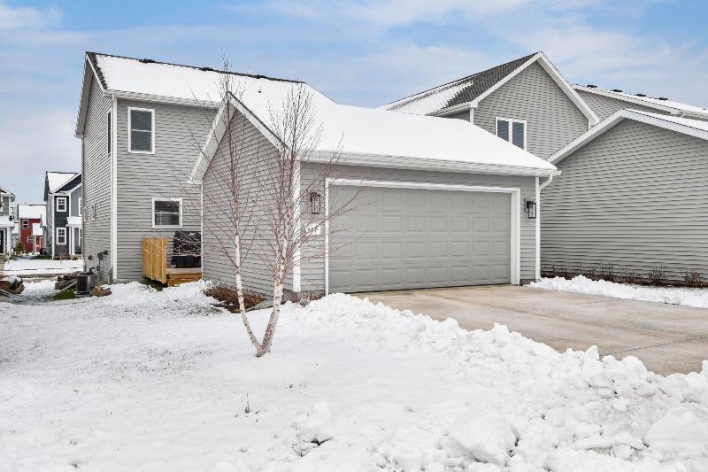 827 Seven Winds Tr Madison, WI 53593