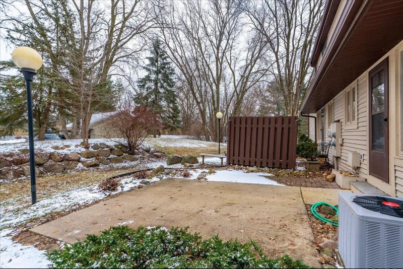 2423 Tawhee Dr Fitchburg, WI 53711